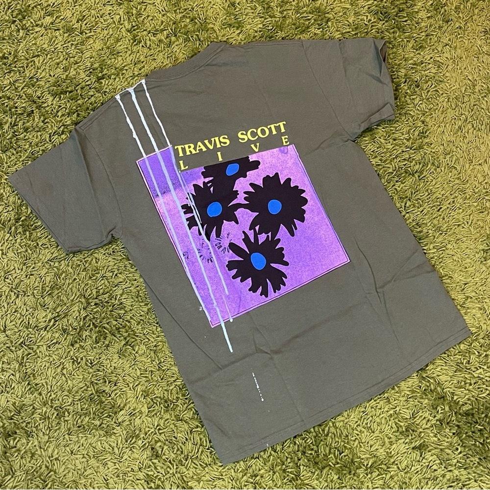 Travis Scott Live Astroworld 2019 Tee brand new Size Medium